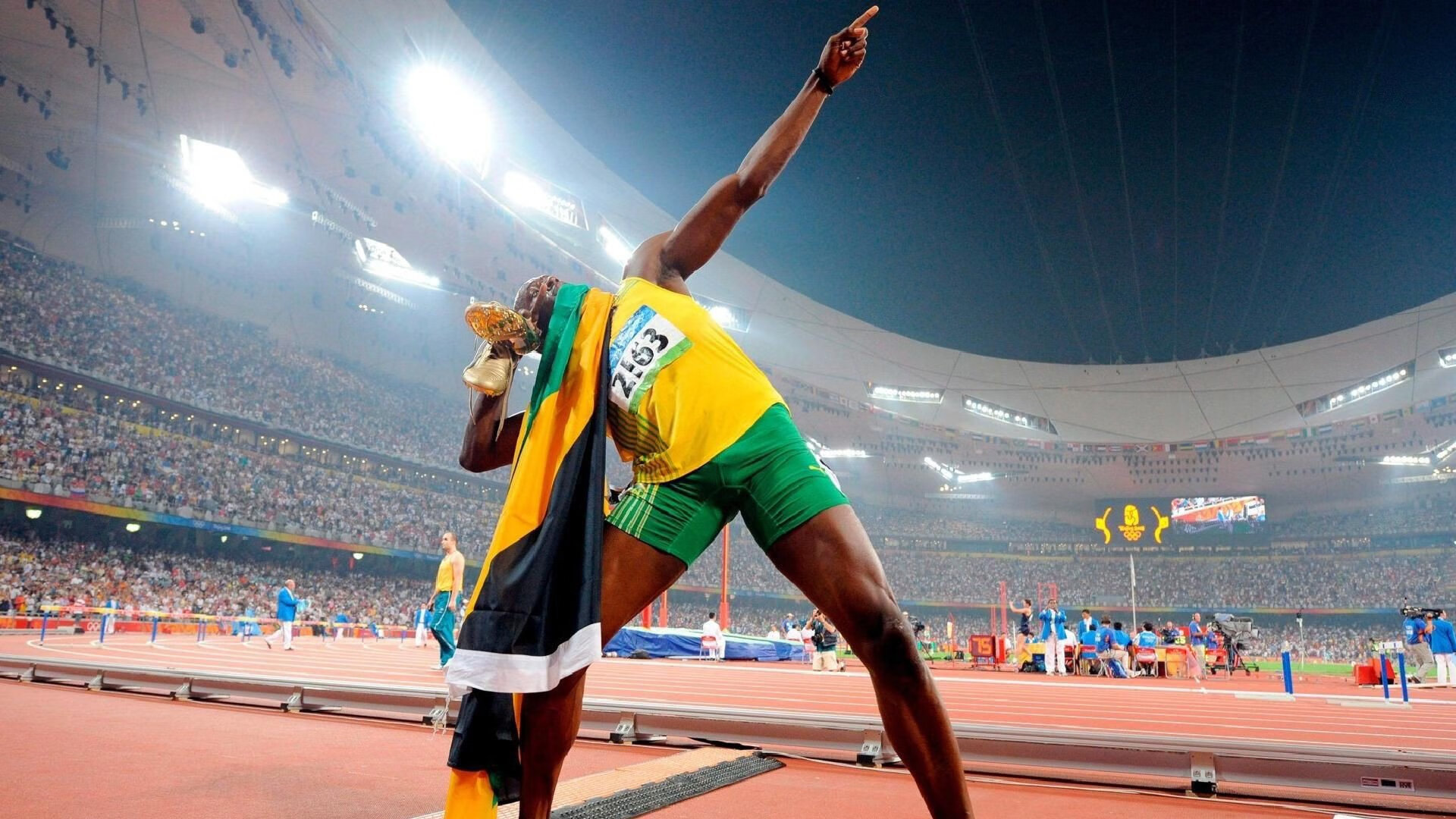 LOL赛场精彩瞬间不断涌现，lol赛场精彩瞬间不断涌现什么意思